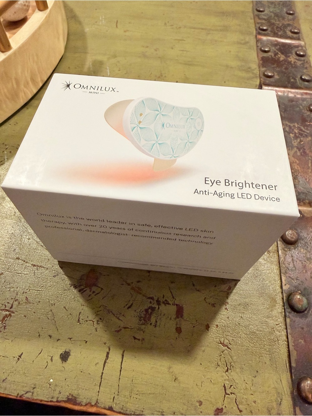 Omnilux Eye Brightener Anti-Aging LED